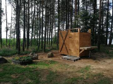 Фото номера Четырехместный номер с террасой Кемпинги Lazdininku poilsiaviete (Camping) г. Darbėnai 3